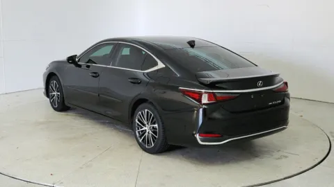 More photos of 2022 Lexus ES 250 at Tom Gill Chevrolet, KY