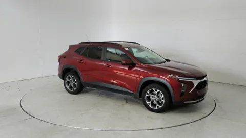 Red 2024 Chevrolet Trax LT for sale in Florence, KY