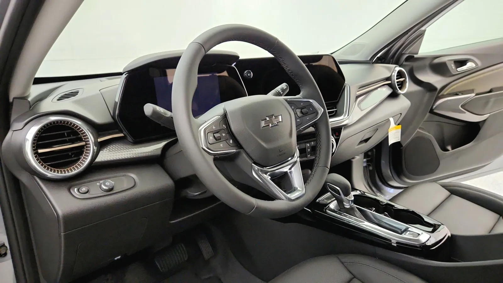 2025 Chevrolet Trax ACTIV photo 3
