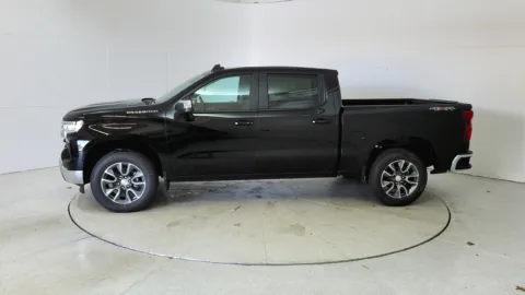More photos of 2025 Chevrolet Silverado 1500 LT at Tom Gill Chevrolet, KY
