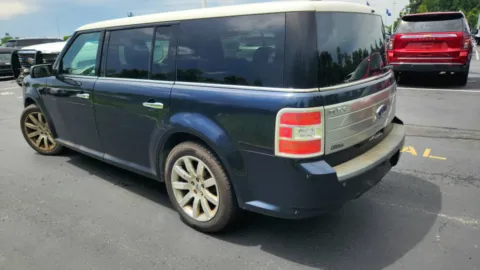 More photos of 2009 Ford Flex Limited at Tom Gill Chevrolet, KY