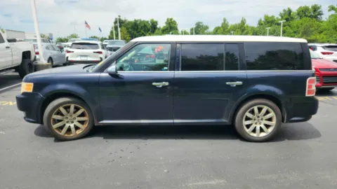 More photos of 2009 Ford Flex Limited at Tom Gill Chevrolet, KY