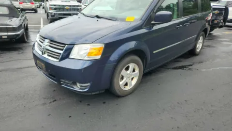 More photos of 2009 Dodge Grand Caravan SXT at Tom Gill Chevrolet, KY