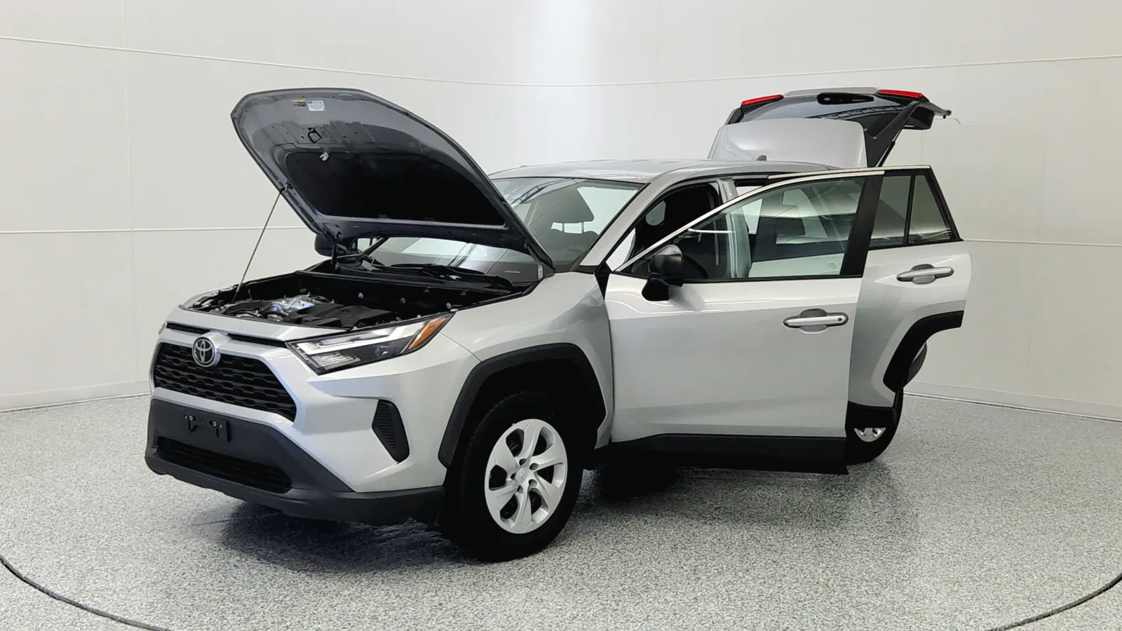 2023 Toyota RAV4 LE photo 4