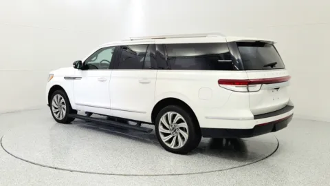 More photos of 2022 Lincoln Navigator L Reserve at Tom Gill Chevrolet, KY