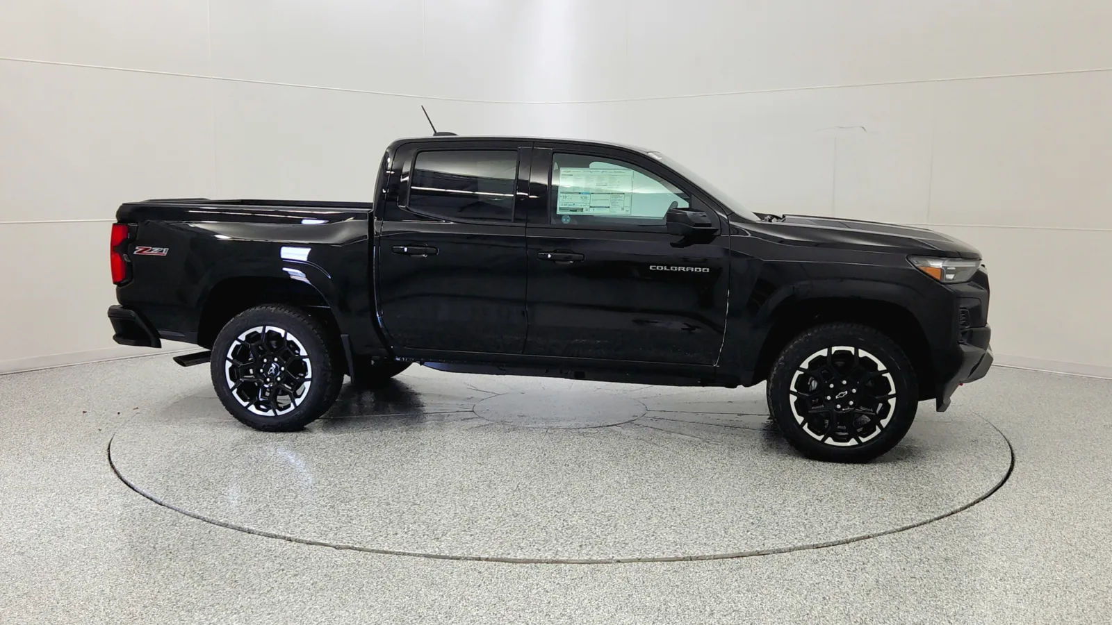 2026 Chevrolet Colorado Z71 photo 13