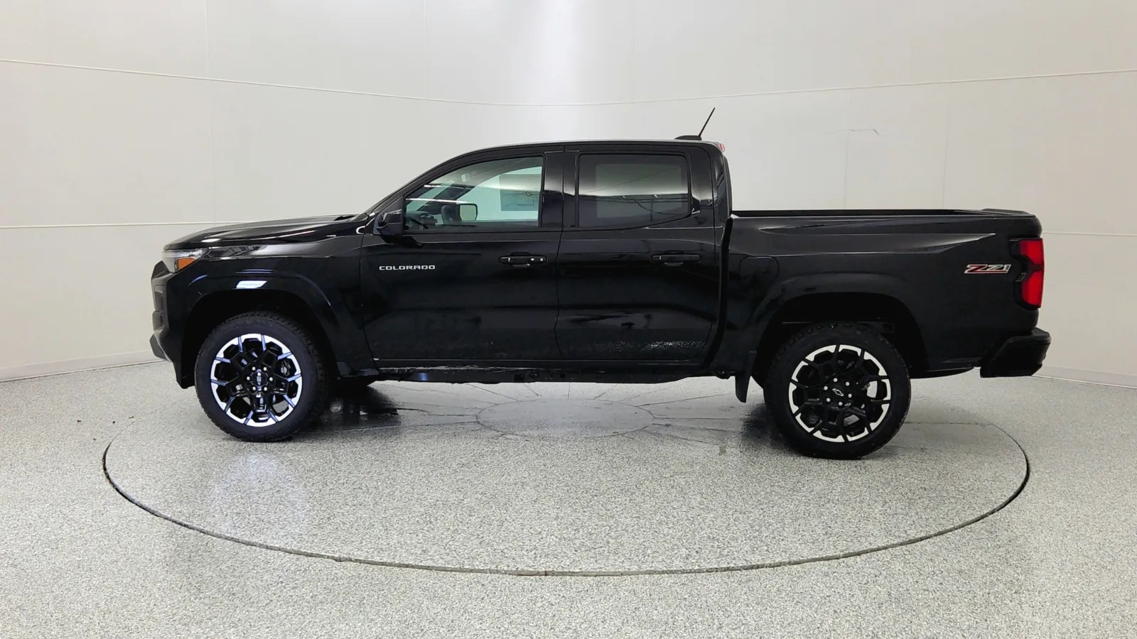 2026 Chevrolet Colorado Z71 photo 2