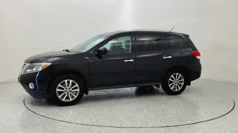 More photos of 2015 Nissan Pathfinder SV at Tom Gill Chevrolet, KY