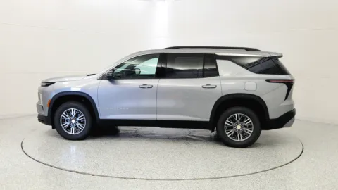 More photos of 2026 Chevrolet Traverse FWD LT at Tom Gill Chevrolet, KY