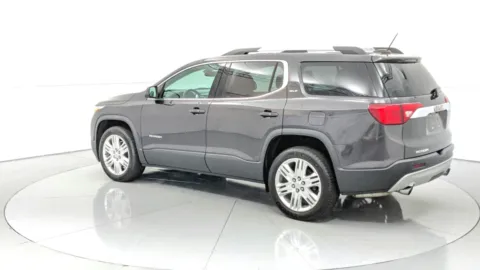 More photos of 2017 GMC Acadia SLT at Tom Gill Chevrolet, KY