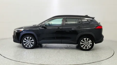 More photos of 2022 Toyota Corolla Cross XLE at Tom Gill Chevrolet, KY