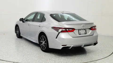 More photos of 2023 Toyota Camry SE at Tom Gill Chevrolet, KY