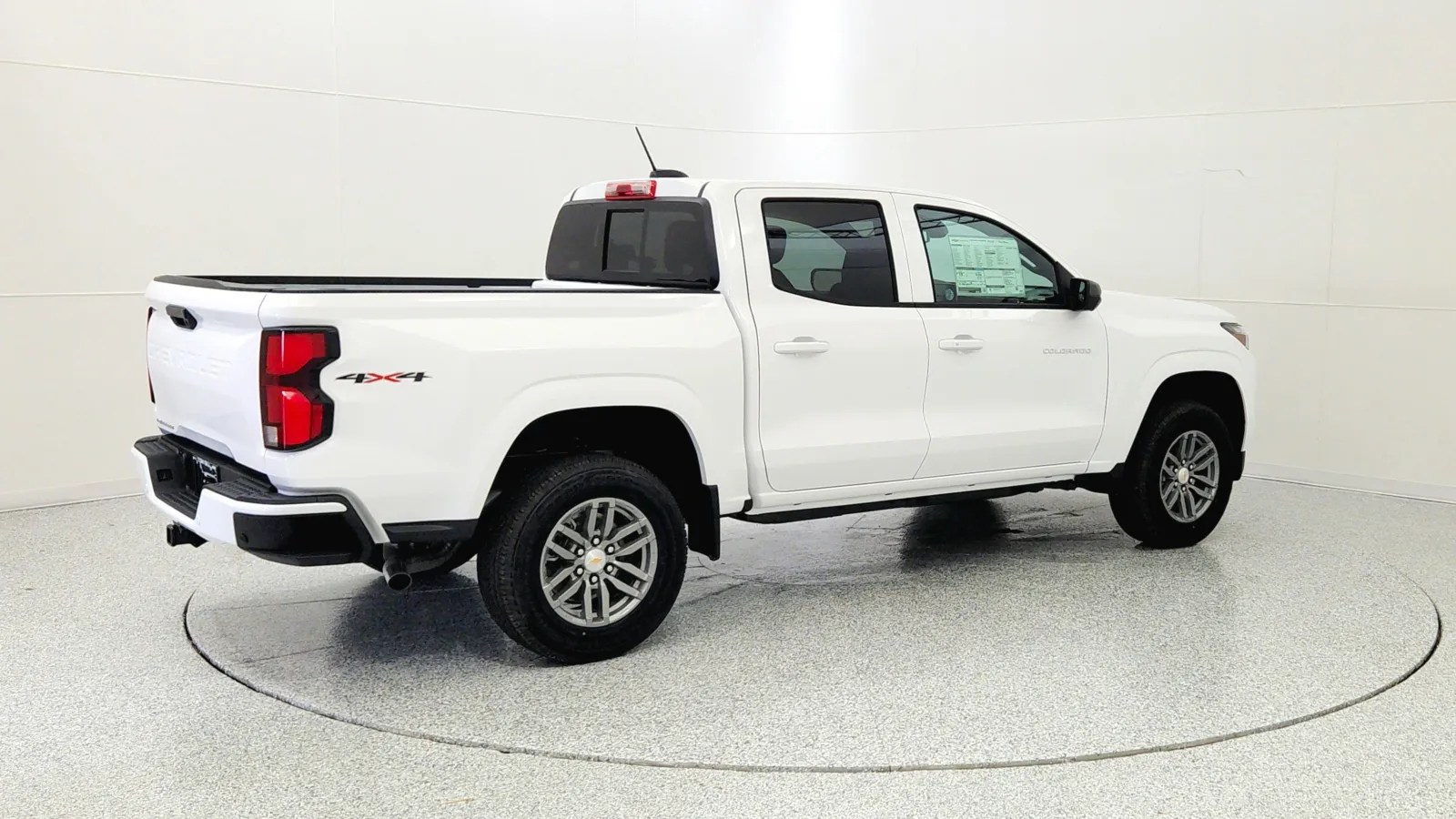 2026 Chevrolet Colorado LT photo 3