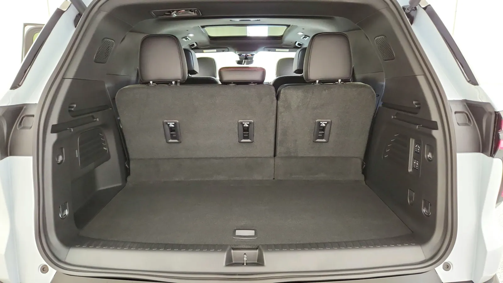 2026 Chevrolet Traverse RS photo 4