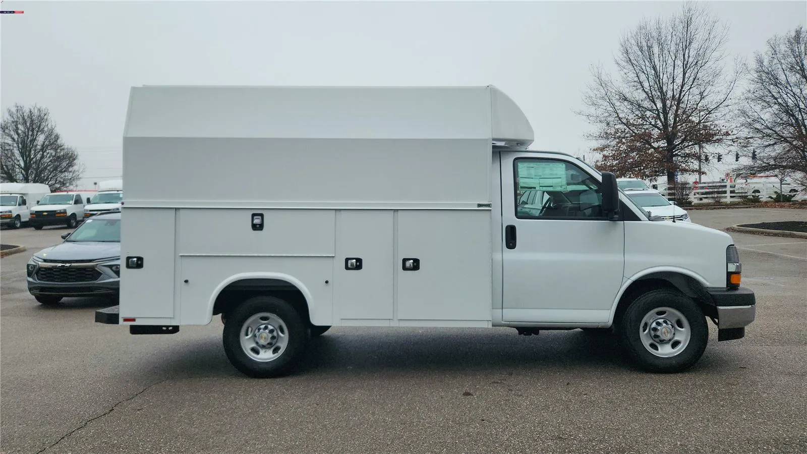 2025 Chevrolet Express Cutaway 3500 Van 139 for sale in Florence, KY