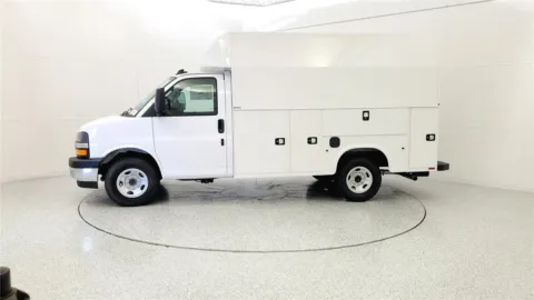 More photos of 2025 Chevrolet Express Cutaway 3500 Van 139 at Tom Gill Chevrolet, KY