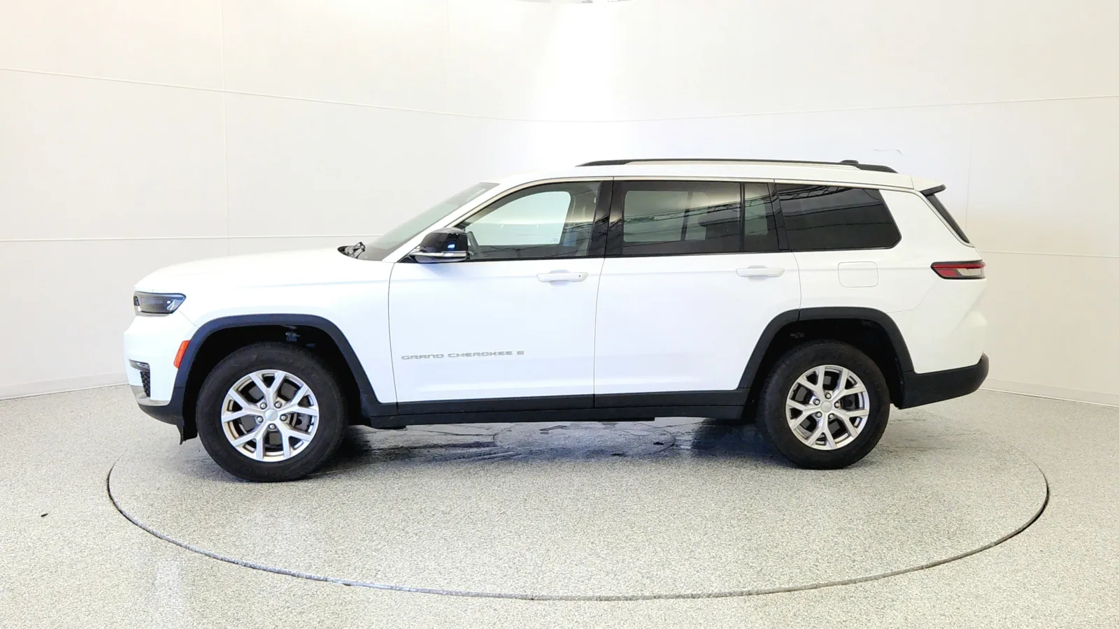 2021 Jeep Grand Cherokee Limited photo 2