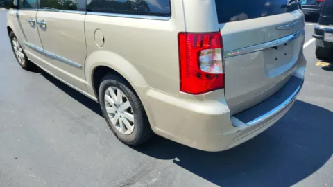 More photos of 2016 Chrysler Town & Country Touring at Tom Gill Chevrolet, KY