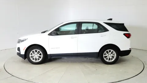 More photos of 2022 Chevrolet Equinox LS at Tom Gill Chevrolet, KY