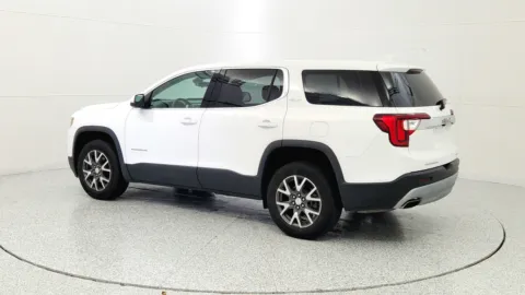 More photos of 2023 GMC Acadia SLE at Tom Gill Chevrolet, KY