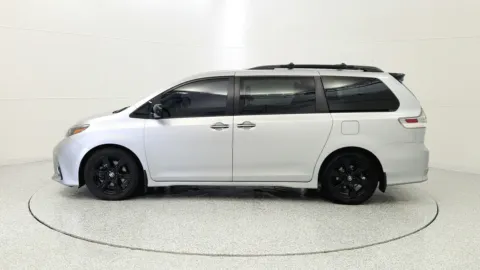 More photos of 2020 Toyota Sienna SE at Tom Gill Chevrolet, KY