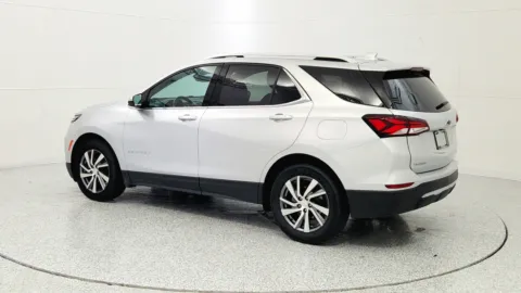 More photos of 2022 Chevrolet Equinox Premier at Tom Gill Chevrolet, KY