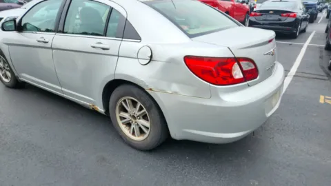 More photos of 2007 Chrysler Sebring Sdn at Tom Gill Chevrolet, KY