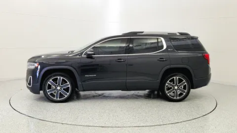 More photos of 2020 GMC Acadia SLT at Tom Gill Chevrolet, KY