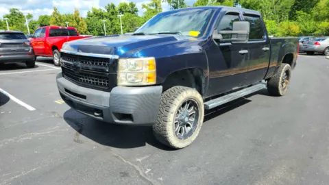 More photos of 2009 Chevrolet Silverado 2500HD Work Truck at Tom Gill Chevrolet, KY