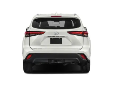 More photos of 2021 Toyota Highlander XLE at Tom Gill Chevrolet, KY