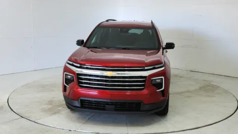 Photos of 2025 Chevrolet Traverse FWD LT for sale in Florence, KY at Tom Gill Chevrolet