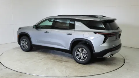 More photos of 2025 Chevrolet Traverse FWD LT at Tom Gill Chevrolet, KY