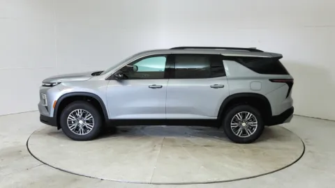 More photos of 2025 Chevrolet Traverse FWD LT at Tom Gill Chevrolet, KY