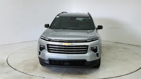 Photos of 2025 Chevrolet Traverse FWD LT for sale in Florence, KY at Tom Gill Chevrolet