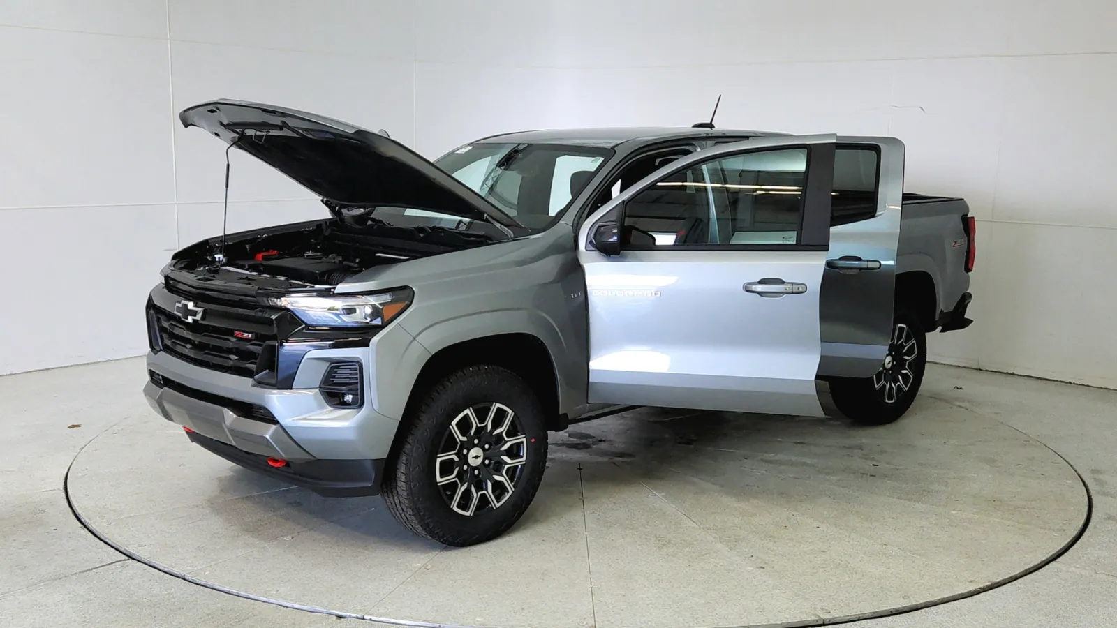 2025 Chevrolet Colorado Z71 photo 4