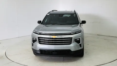 Photos of 2025 Chevrolet Traverse FWD LT for sale in Florence, KY at Tom Gill Chevrolet