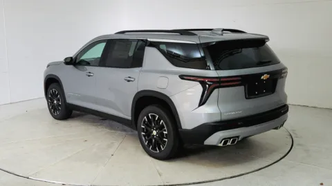 More photos of 2025 Chevrolet Traverse FWD LT at Tom Gill Chevrolet, KY