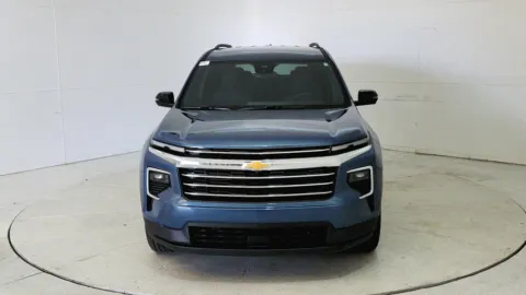 Photos of 2025 Chevrolet Traverse AWD LT for sale in Florence, KY at Tom Gill Chevrolet