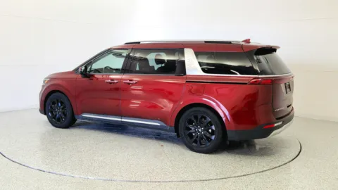 More photos of 2022 Kia Carnival SX at Tom Gill Chevrolet, KY