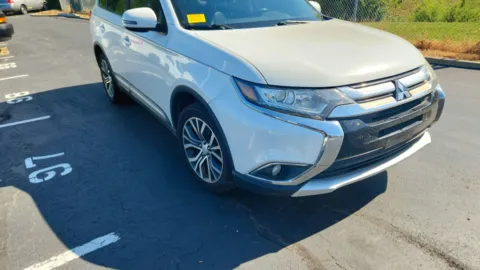Photos of 2017 Mitsubishi Outlander SE for sale in Florence, KY at Tom Gill Chevrolet
