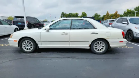 More photos of 2002 Hyundai XG350 L at Tom Gill Chevrolet, KY