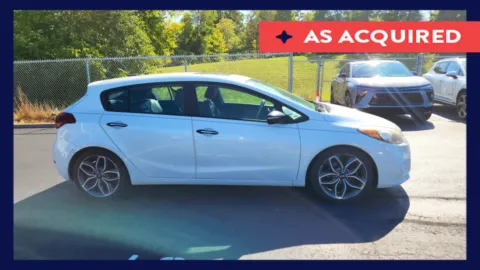 White 2015 Kia Forte 5-Door SX for sale in Florence, KY