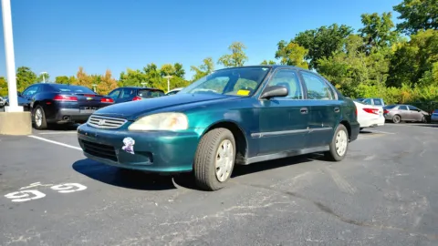 More photos of 2000 Honda Civic LX at Tom Gill Chevrolet, KY