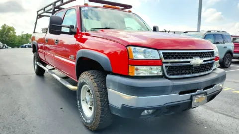 More photos of 2006 Chevrolet Silverado 3500 SRW LT1 at Tom Gill Chevrolet, KY