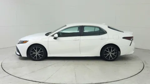 More photos of 2021 Toyota Camry SE Nightshade at Tom Gill Chevrolet, KY