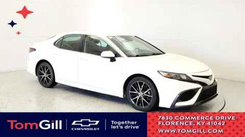 Black 2021 Toyota Camry SE Nightshade for sale in Florence, KY