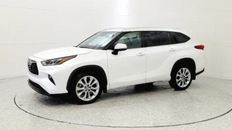 Another view of 2022 Toyota Highlander Limited for sale in Florence, KY at Tom Gill Chevrolet