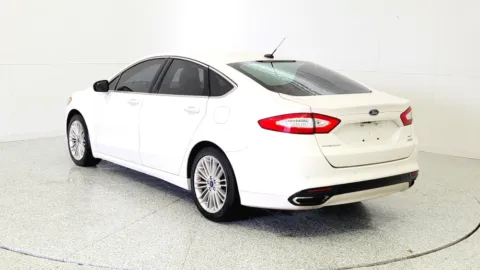 More photos of 2016 Ford Fusion SE at Tom Gill Chevrolet, KY
