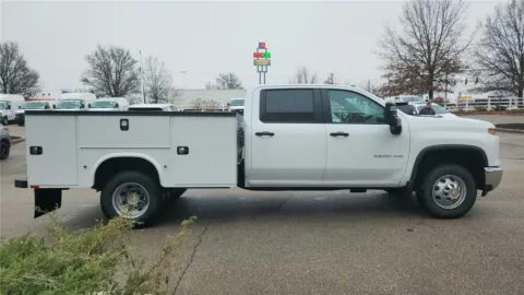 White 2025 Chevrolet Silverado 3500HD CC Work Truck for sale in Florence, KY