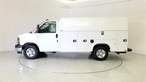More photos of 2025 Chevrolet Express Cutaway 3500 1WT at Tom Gill Chevrolet, KY